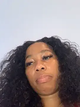 CurvyDesire1