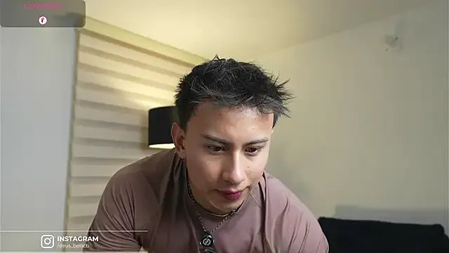 Freechat DeusbelliS on StripChat