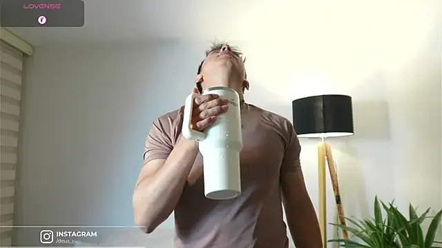 Freechat DeusbelliS on StripChat