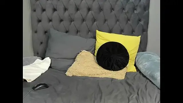 Freechat DIRTYTALKINQUEEN on StripChat