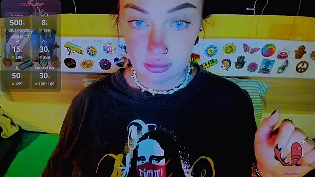 EllieOz on StripChat 