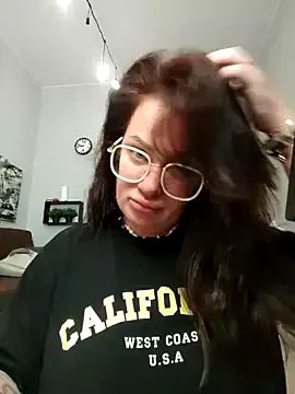 EllieOz on StripChat 