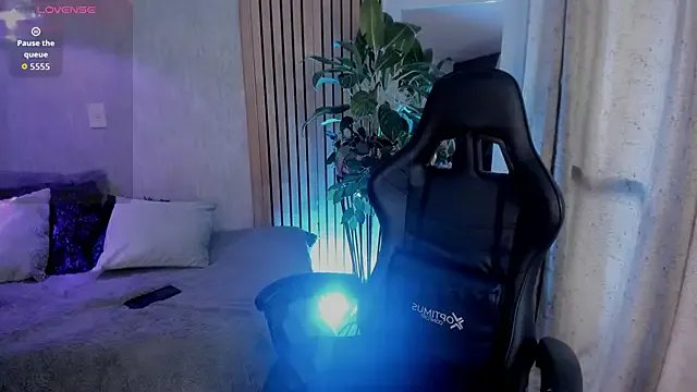 Freechat emma______ on StripChat