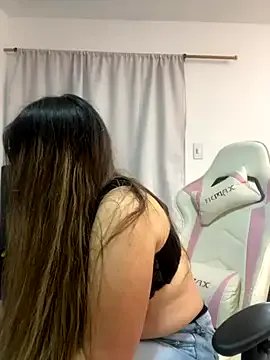 Freechat emma_hot2006 on StripChat