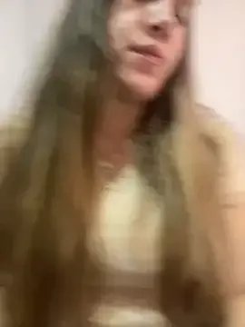 Freechat emma_hot2006 on StripChat