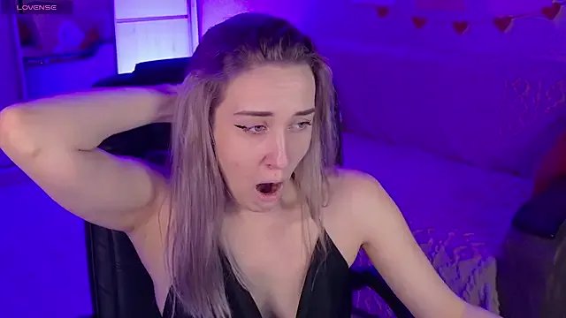 Freechat Free_Harmony on StripChat