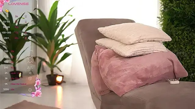 Freechat FreyaHeart on StripChat