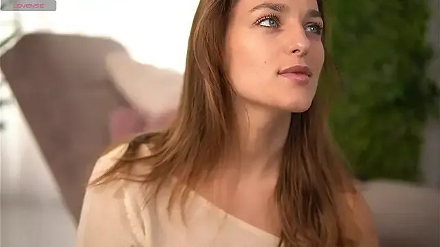 Freechat FreyaHeart on StripChat