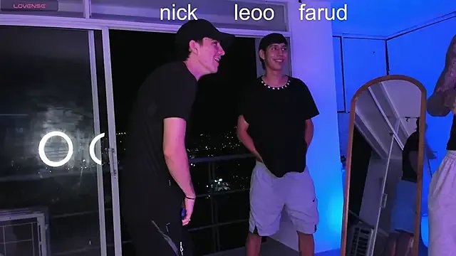 Freechat Handsomeboyss19 on StripChat