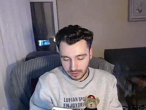 Freechat handsomeee04 on StripChat