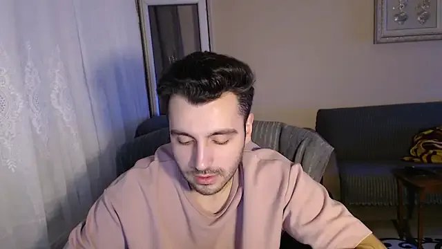 Freechat handsomeee04 on StripChat