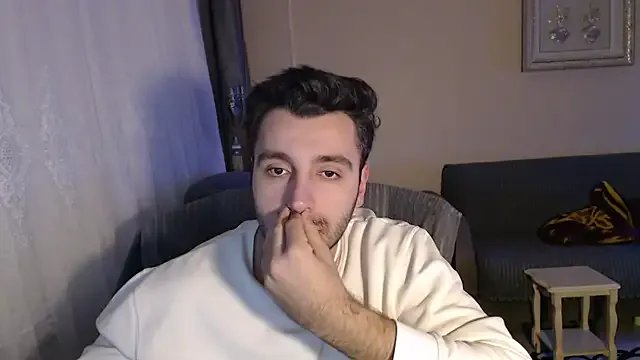 Freechat handsomeee04 on StripChat