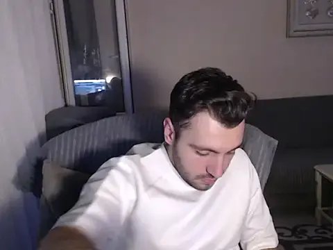 Freechat handsomeee04 on StripChat