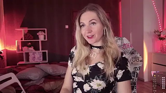 Hello_Lisha on StripChat 