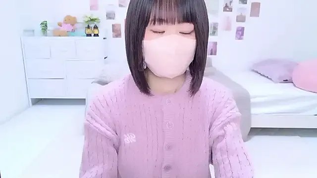 Group Im_Yu-na on StripChat