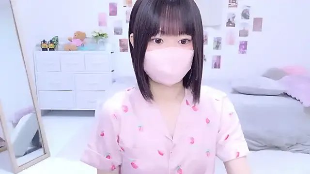 Group Im_Yu-na on StripChat