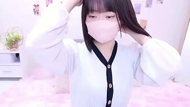 Group Im_Yu-na on StripChat