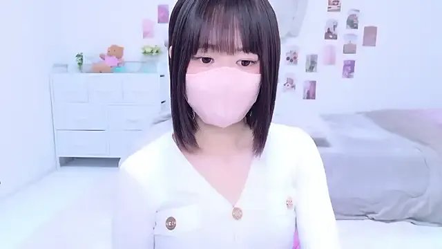 Group Im_Yu-na on StripChat