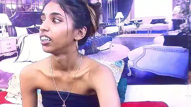 IndianSexySlender on StripChat 