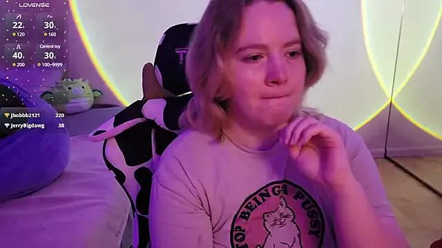 Freechat InternetFairy_XO on StripChat