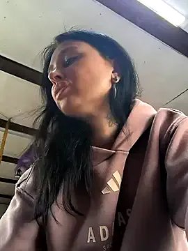 Freechat KikiXRed on StripChat