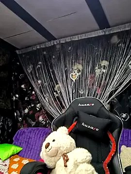 Freechat KikiXRed on StripChat