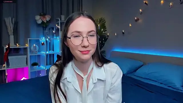 Freechat Kira_mindnes on StripChat