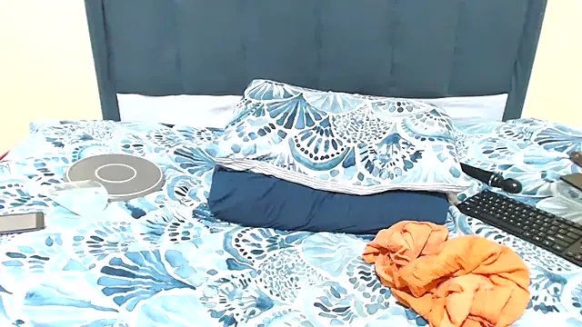 Freechat kittykhloe22 on StripChat