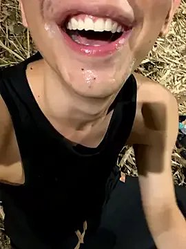 Liam_Moss on StripChat