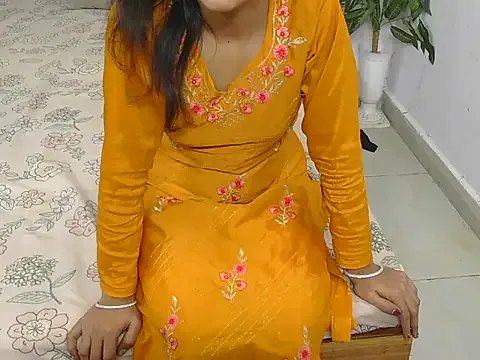 Freechat Lovelyy-couple on StripChat