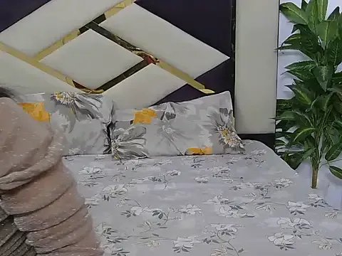 Freechat Lovelyy-couple on StripChat