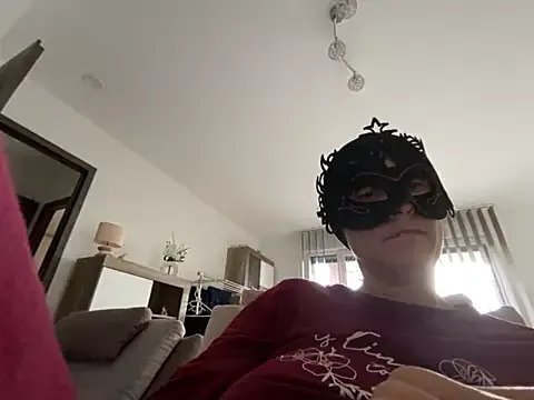 Freechat Marilou1983 on StripChat