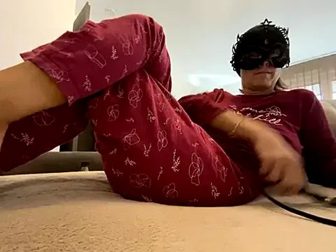 Freechat Marilou1983 on StripChat