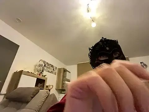 Freechat Marilou1983 on StripChat