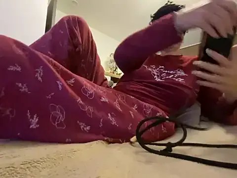 Freechat Marilou1983 on StripChat