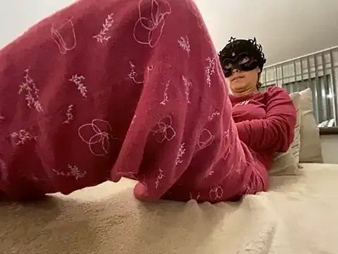 Freechat Marilou1983 on StripChat