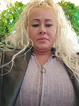 Freechat MILFBARBY on StripChat