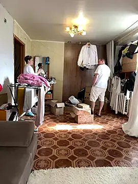 Freechat MrMrsRight on StripChat