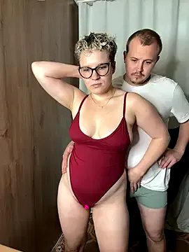 Freechat MrMrsRight on StripChat