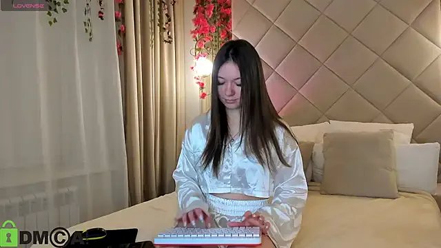 Nicole_Charm on StripChat