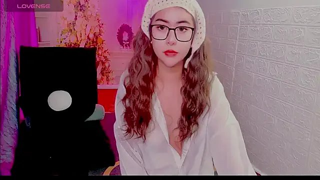 Nina_2025 on StripChat 