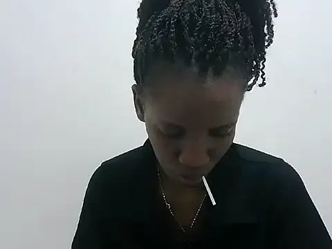 Freechat prettybeee on StripChat