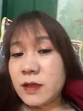 Freechat qinejr37 on StripChat