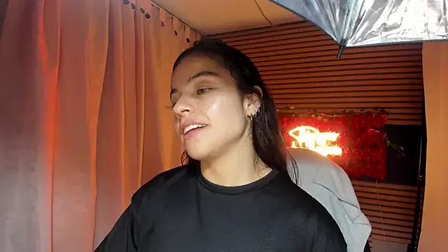 Freechat rosse_2504 on StripChat