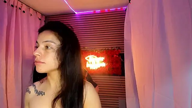 Freechat rosse_2504 on StripChat