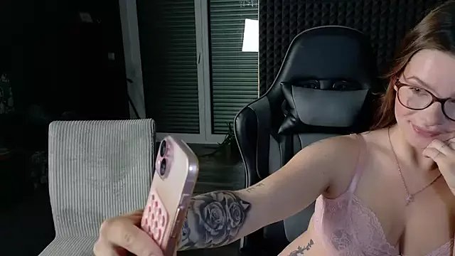 Group RoxiBlack on StripChat