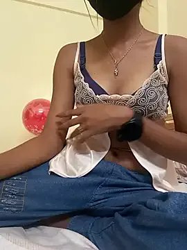 Freechat Sanaya_Queen19 on StripChat