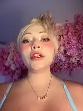 Freechat seraphine23 on StripChat