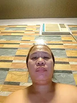 Freechat squirtshantal on StripChat