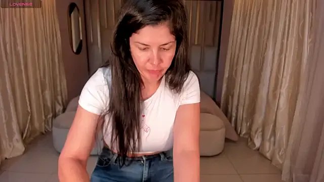 Freechat SunnyRivers on StripChat